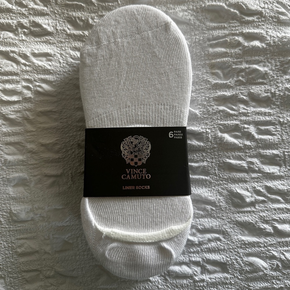 Vince Camuto Classic White Liner Socks